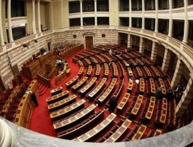Σε αντιπαράθεση ήρθαν Βούτση-Μιχαλολιάκου στη Βουλή για τις γερμανικές αποζημιώσεις